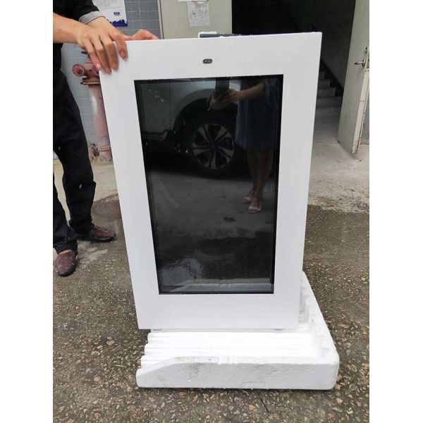 32-inch waterproof and sunproof outdoor wall-mounted high-definition Outdoor Electronic Display