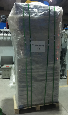 Tumble Belt Automatic Shot Blasting Machine , 200L Volume Industrial Shot Blaster