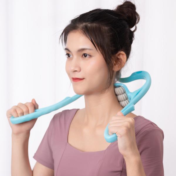 PP and TPR material neck massager blue and pink color easy use six wheel neck and shoulder massager