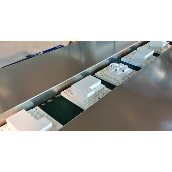 Intact 2.8KW Automatic Packing Machinery Panel Screw Packing Machine