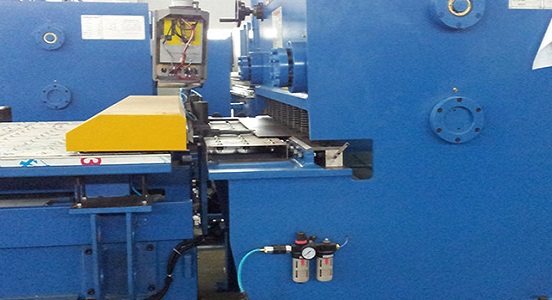 Auto CNC Shearing Machine Equipment Servo Front Feeding Hydraulic Stacking Line