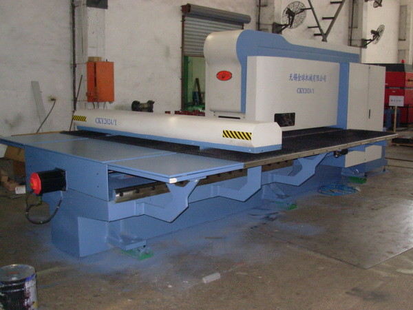 Quality High Precision Sheet Metal Hole Punch Machine Hydraulic CNC Industrial wholesale