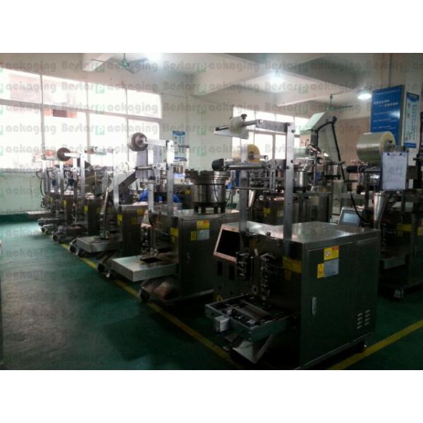 Automatic packaging machine for powder flour filling and sealing