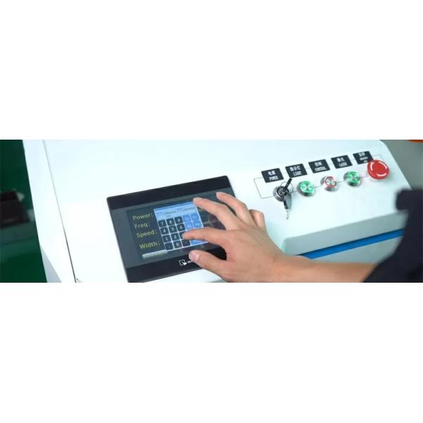 Oxide Coating Handheld Laser Cleaning Machine 500W For Cladding Layer Rust Removal