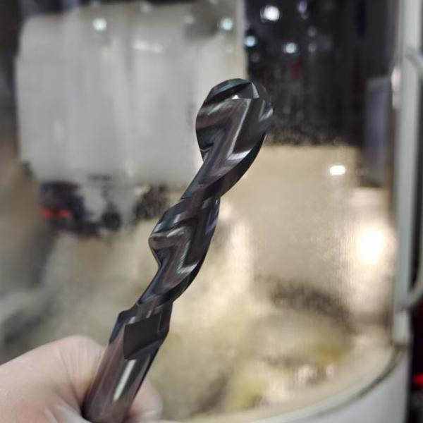 Stable and Efficient Clay Modeling Tool with Double Cutting Edges