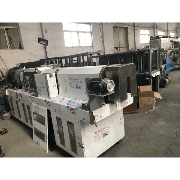 Rice Snacks Making Machine , Corn Puff Extruder Machine CE ISO Certification