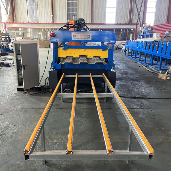 Material Thickness 1.2mm PLC Control Decking Sheet Roll Forming Machine
