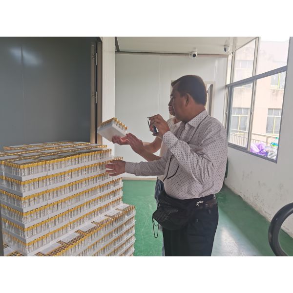 Screw Closure Blood Sample Collection Tubes Vacuum / Non Vacuum Type For Lab Research