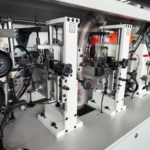 Precision Small Basic Edge Bander Compact Custom Woodworking Furniture Production