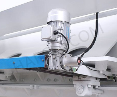 factory steel iron electric shearing machine , galvanized sheet cutting machine with pneumatic back support