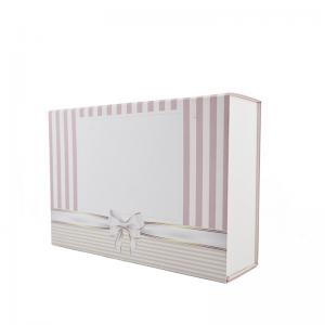 China Custom Printed White Cardboard Jewelry Boxes With Paper Insert on sale