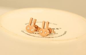 China Fashion women jewelry titanium steel Earring rose gold plated rabbit stud earring on sale