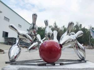 China Modern Large Metal Garden Ornaments Bowling Bowl Shape Stainless Steel on sale