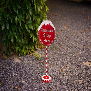 China Outdoor Metal Christmas Decoration Handcrafted Christmas Sign Ornaments Standing on sale