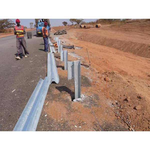 Road Safety Barrier with Q235 Q345 Steel Material and AASHTO M-180 Standard