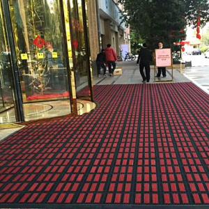 China Red Nylon PA Commercial Entrance Mats Modular Interlocking Floor Tiles 200X200 on sale