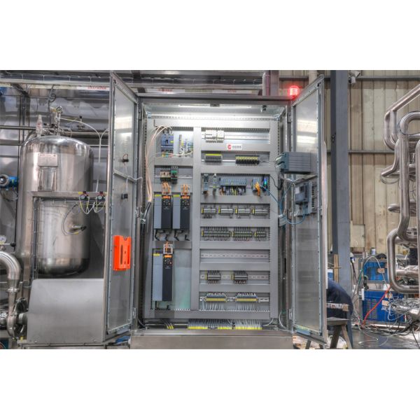 Customized Screw Pump Structure Automatic Tubular Milk Juice Uht Sterilizer 3000lph