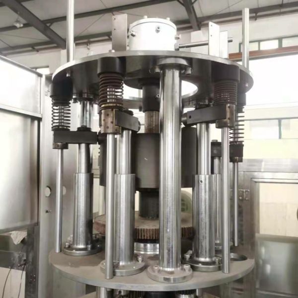 SUS304 Inline Capping Machine 2400mm Automatic Bottle Capping Machine