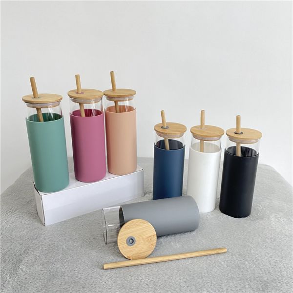 Customization 16 Oz Glass Beverage Bottles Glass Coffee Cups With Bamboo Lids Bamboo Straw Silicone Sleeve Leak Proof Splash Proof Design