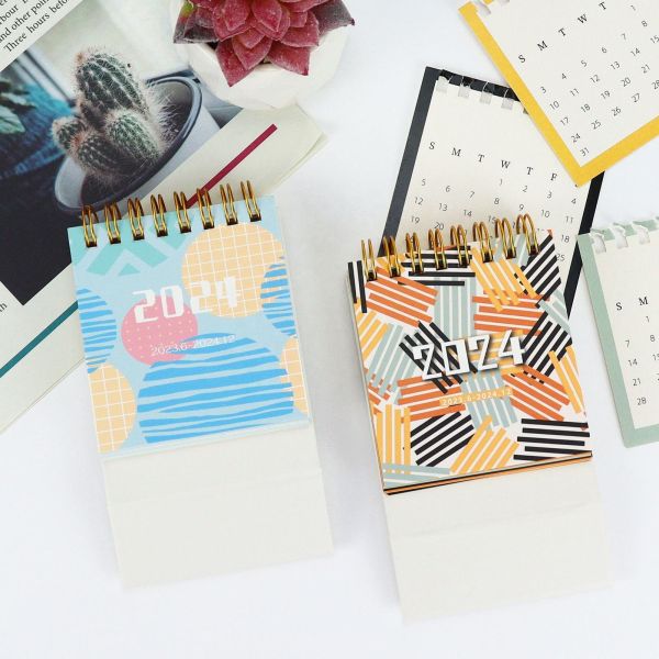 2026 New Product Wholesale Monthly Wall Calendars Custom Cmyk Full Colors 365 Days Desk Advent Calender Table Printing Calendar