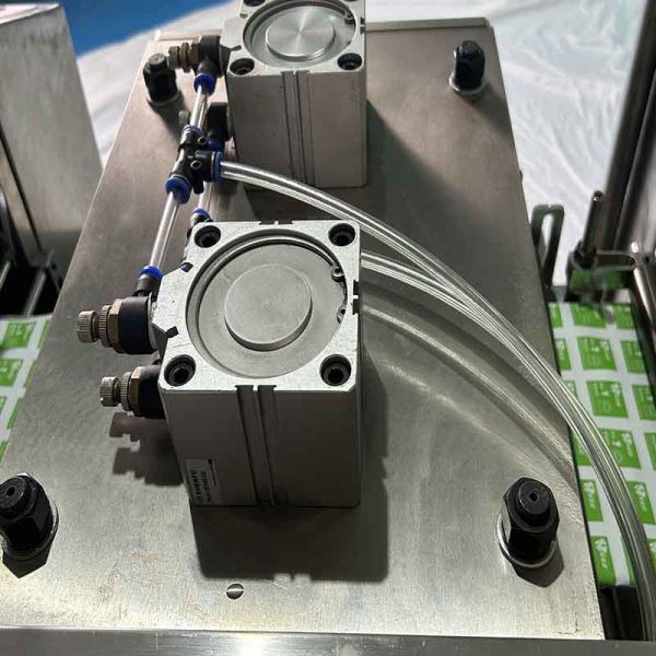 Large Capacity Alcohol Swab Dispenser Machine Suitable for High Traffic Areas Including Hospitals Clinics and Pharmacies