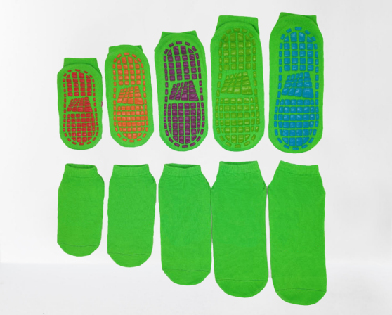 Jump Yard Fashion Outdoor Sport Trampoline Safety Socks Silicone Anti Skid OEM Jumping Socks for fun and advocacy