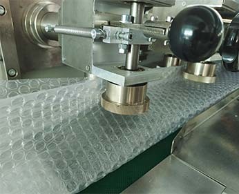 Rice Brick Film Packaging Machine 1100Kg Bubble Film Warehouse