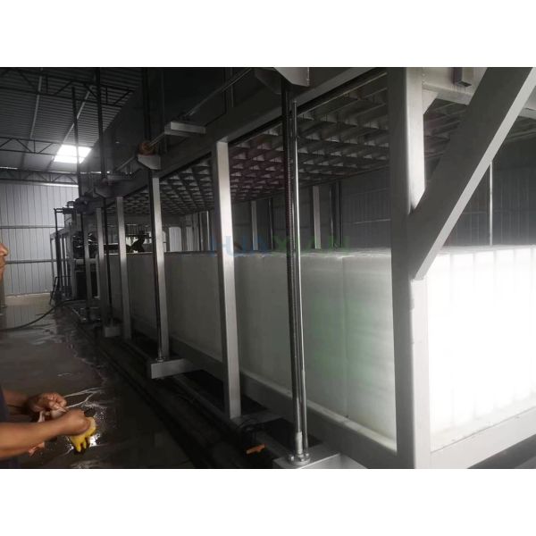 Industrial Ice Block Making Machine Water Cooled 10mins Deicing 25 Tons