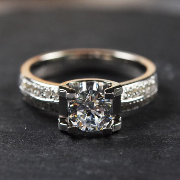 6.7G Weight Moissanite Jewelry Ring With VVS Clarity 1ct Super White Diamond