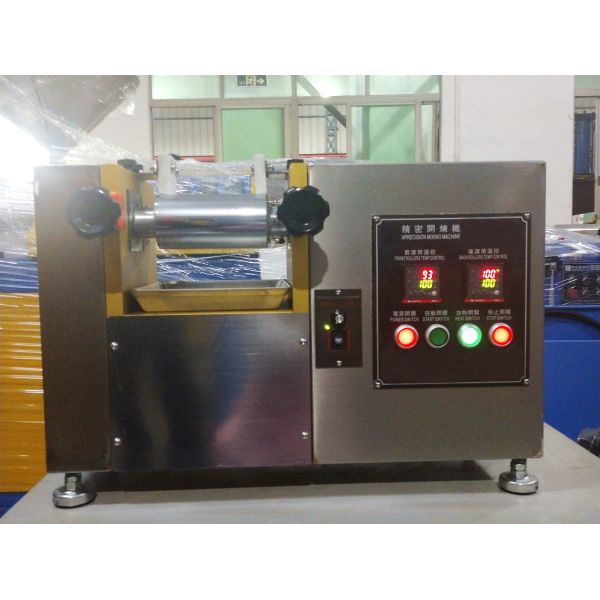 Desktop Type Mini Open Mixing Mill For Rubber Industry